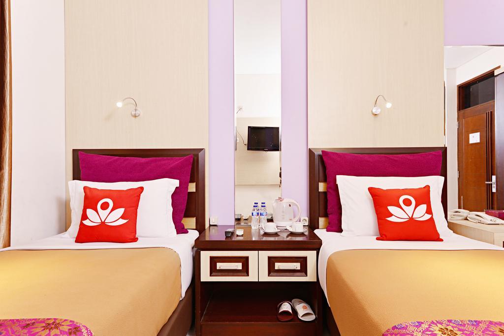 Zen Rooms Riau Natuna Bandung Exterior foto